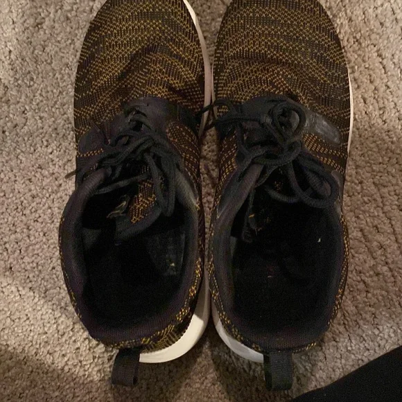 Nike Roshe Run Knit Jacquard Sneaker in black and yellow lace up y2k size 6.5 - Picture 9 of 9